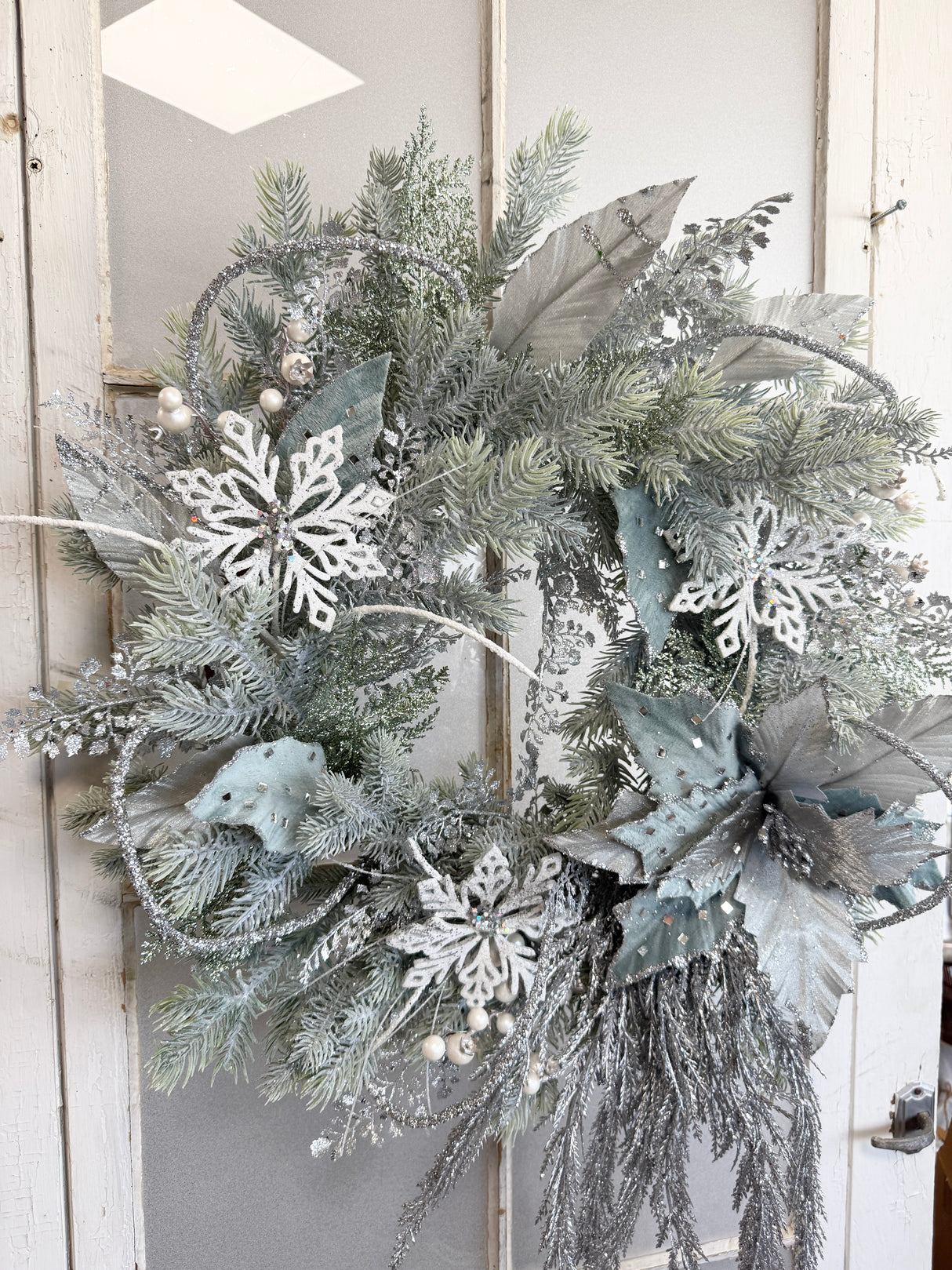 25" Frosted Elegance Wreath