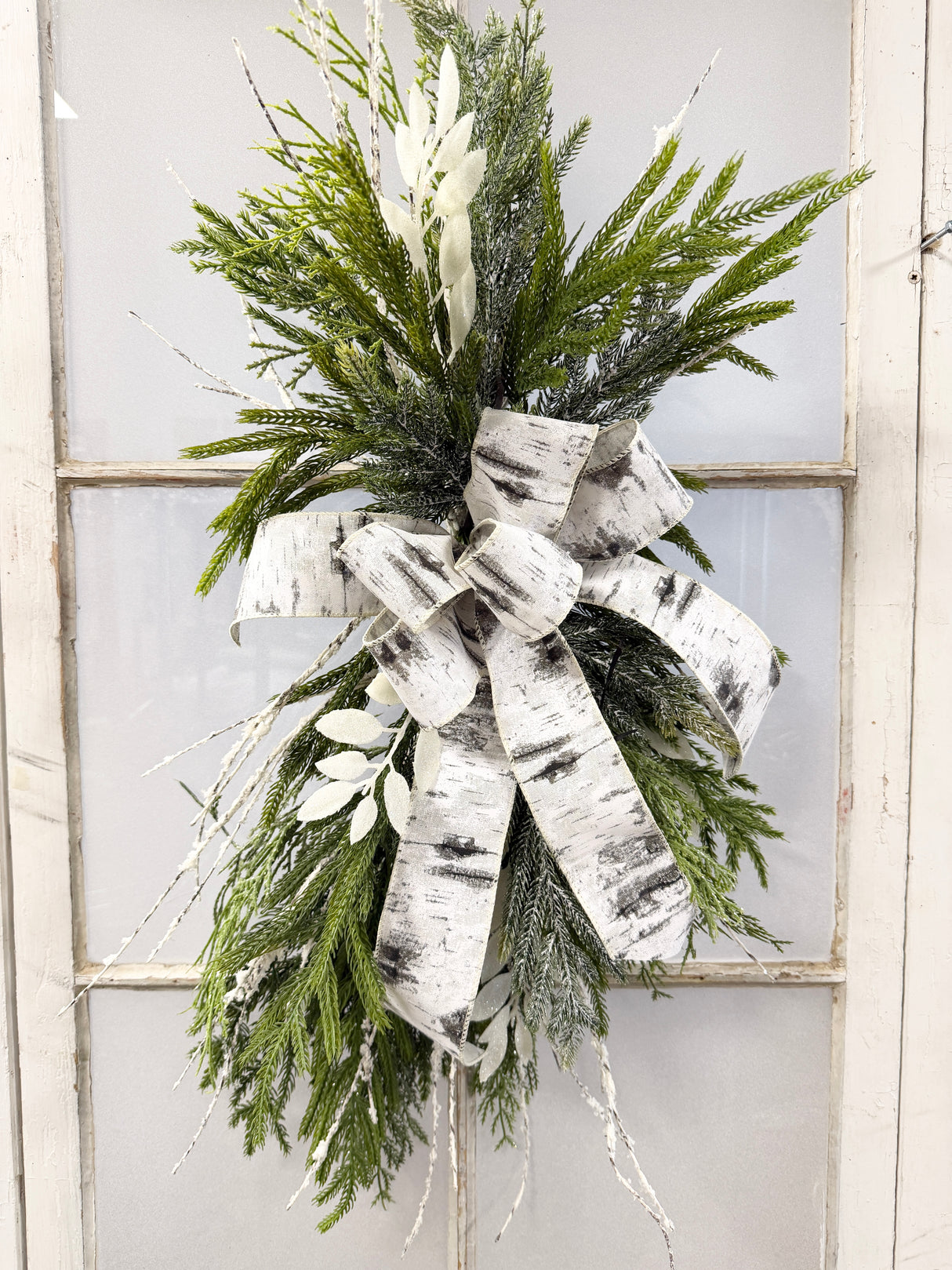 27" Winter Cuddles Teardrop Swag