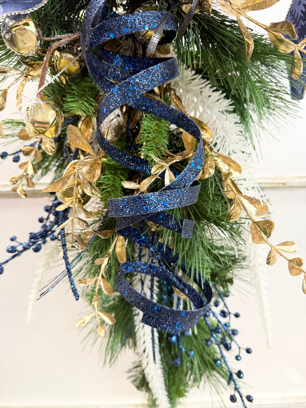 30" Golden Night Teardrop Swag