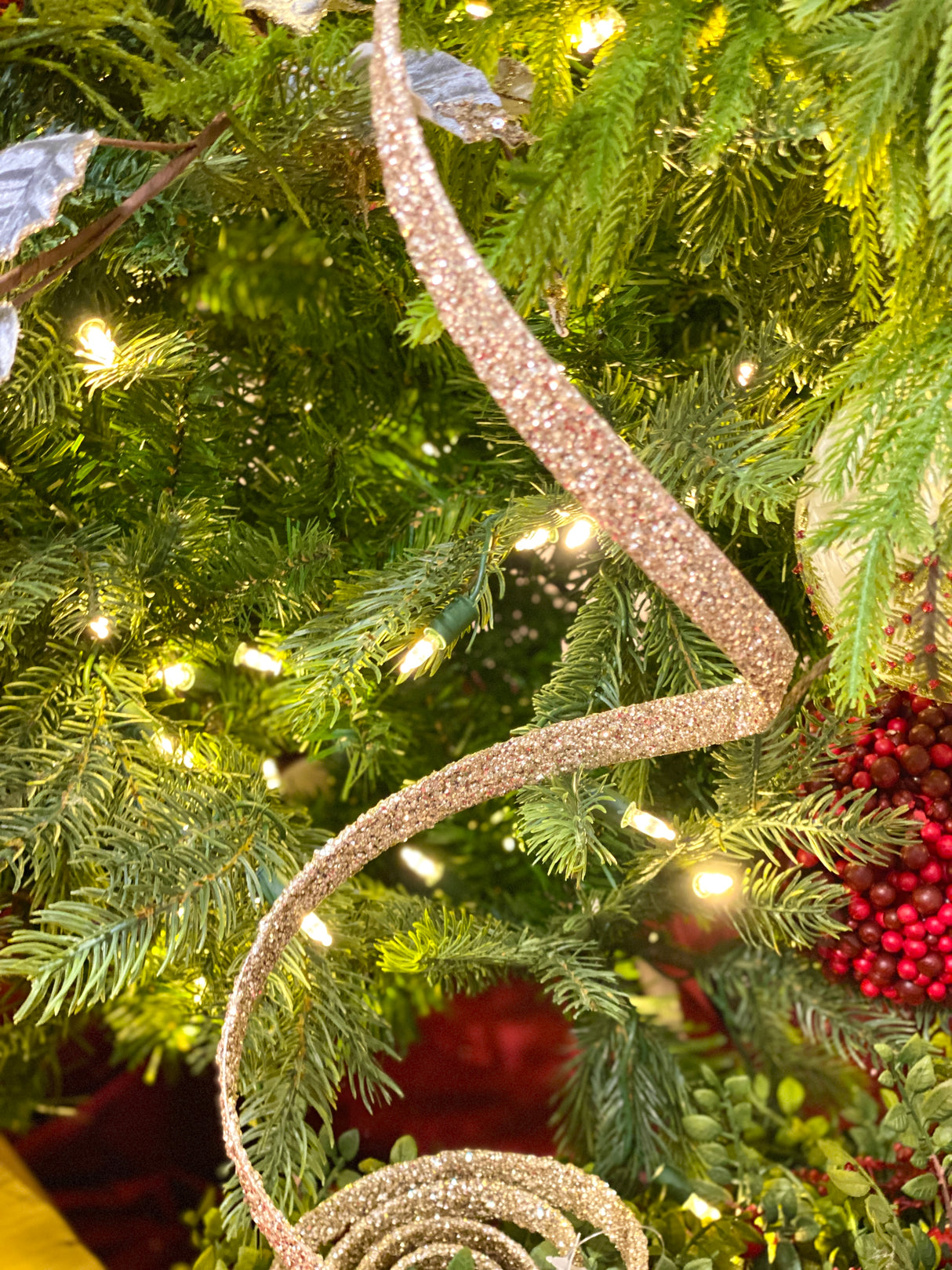 9.5' Curly Ribbon Garland