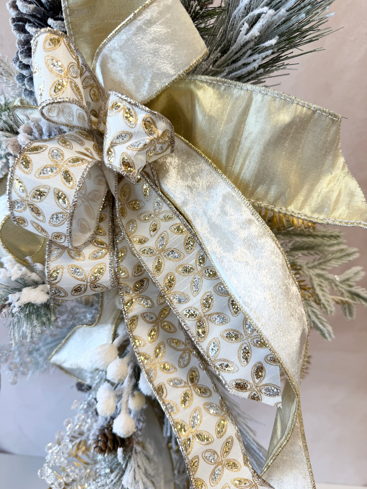 13" Ivory Elegance Bow