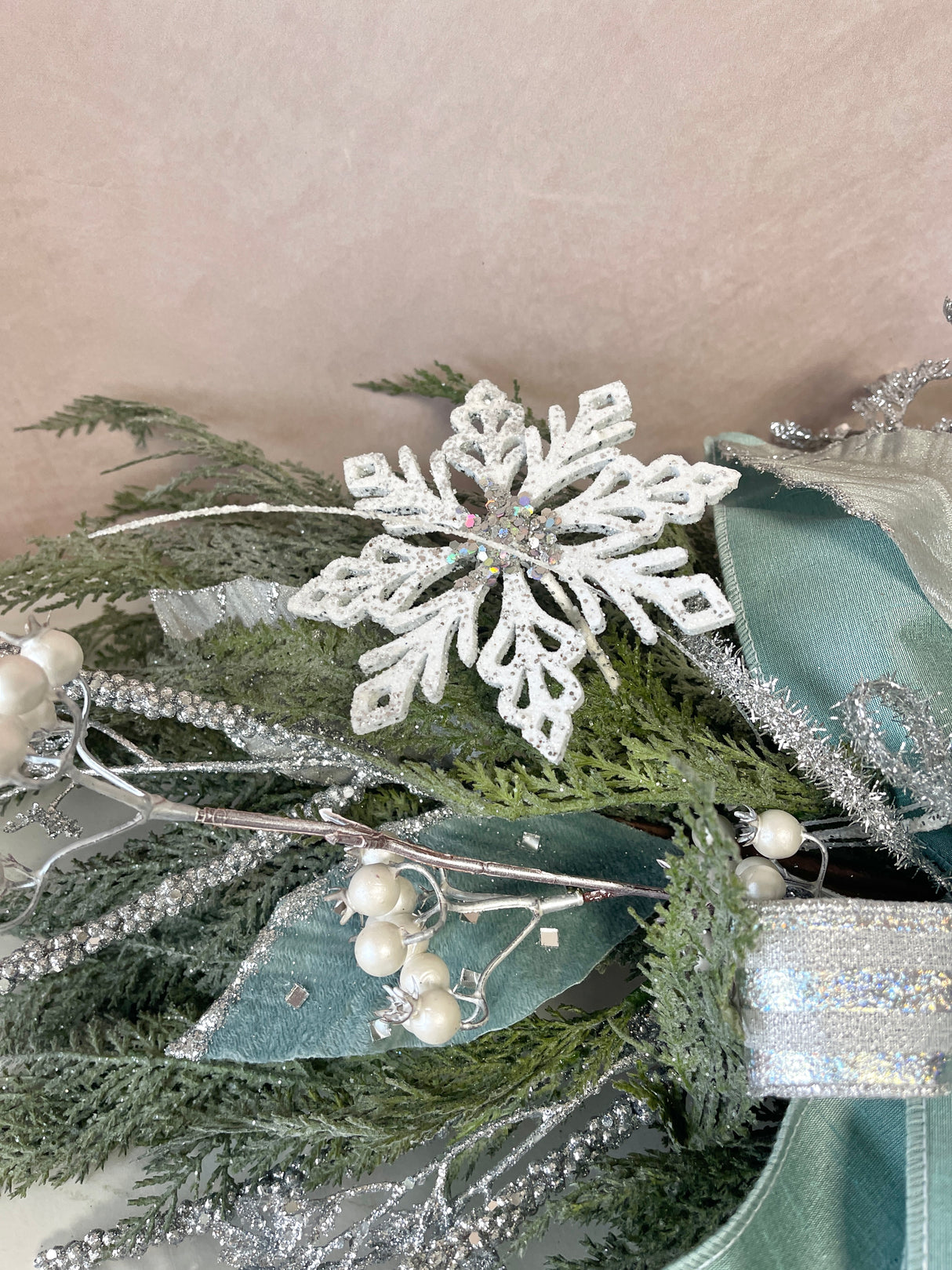 39" Arctic Grace Swag