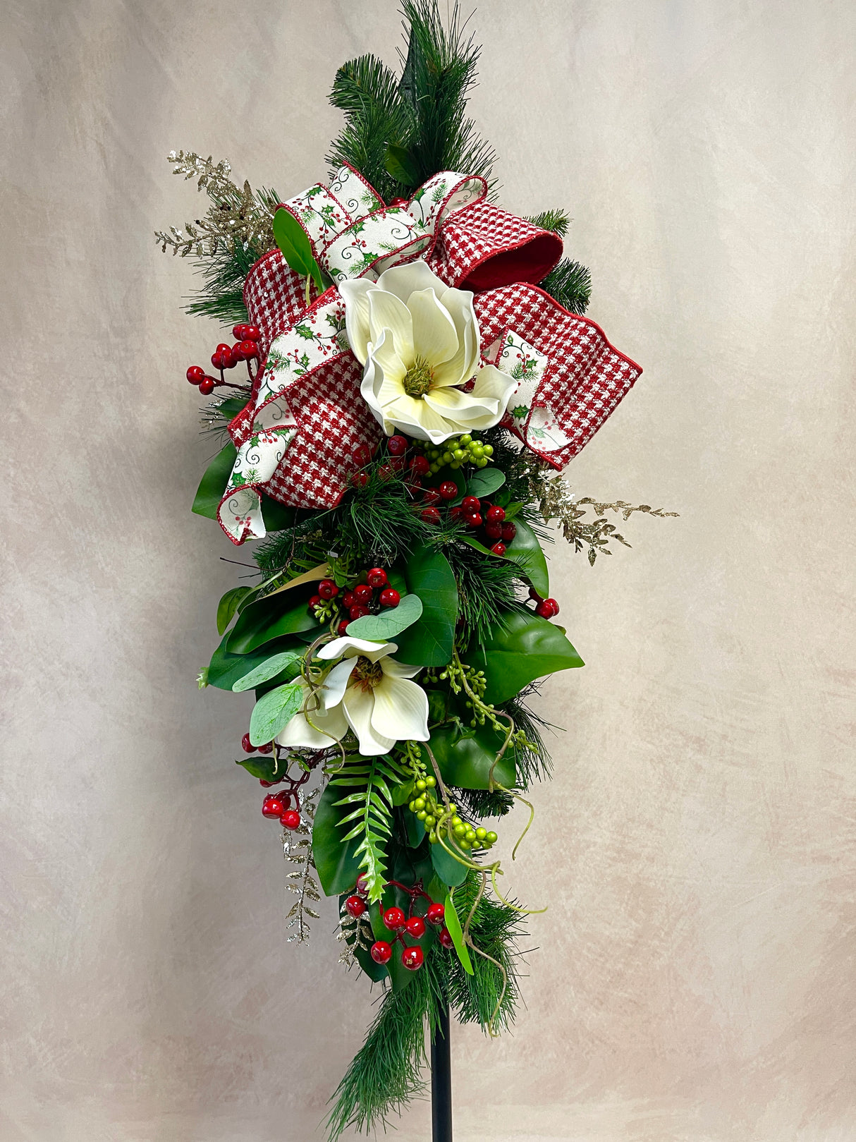 34" Magnolia Christmas Grace Teardrop Swag Design 1