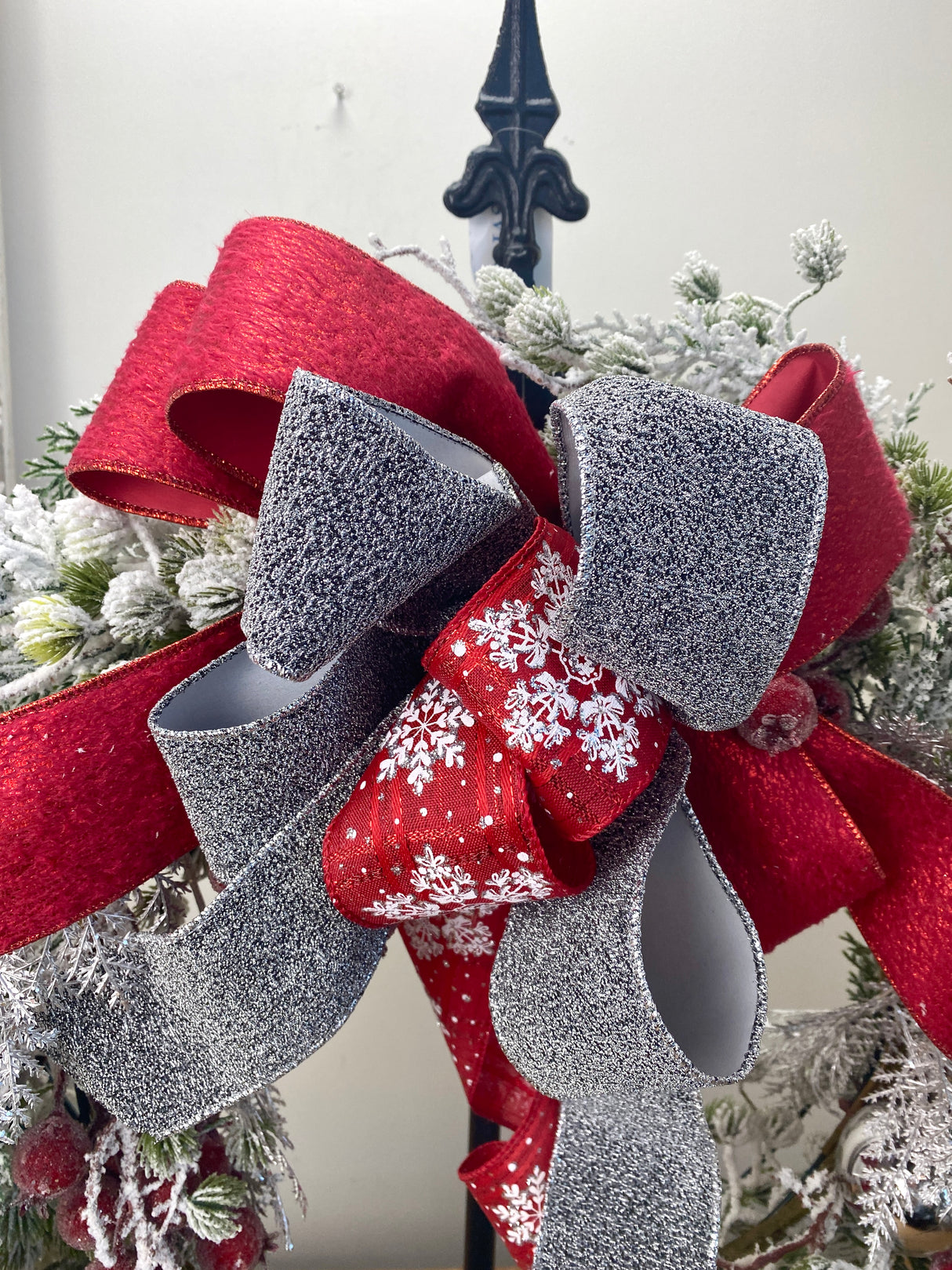 26" Glitz And Shimmer Wreath