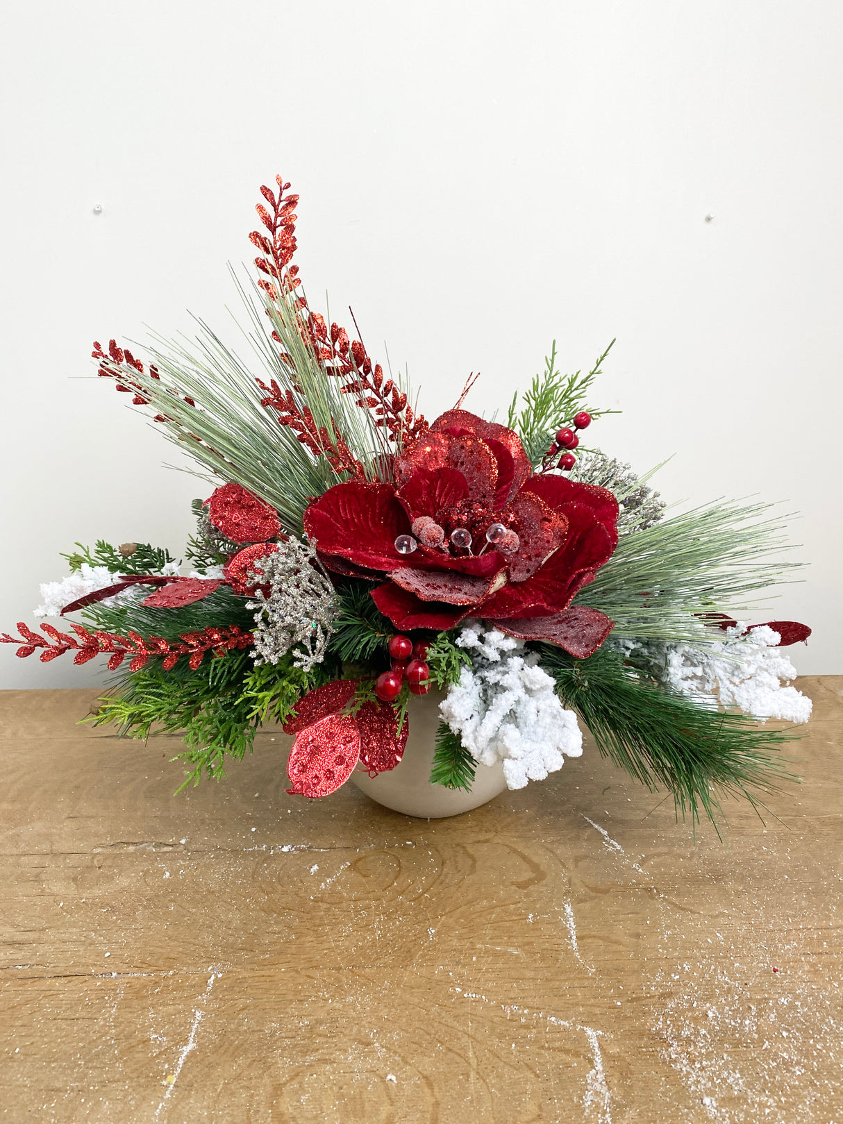 23" Red Velvet Sparkle Centerpiece