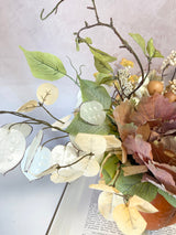 18" Hello Cutie Centerpiece