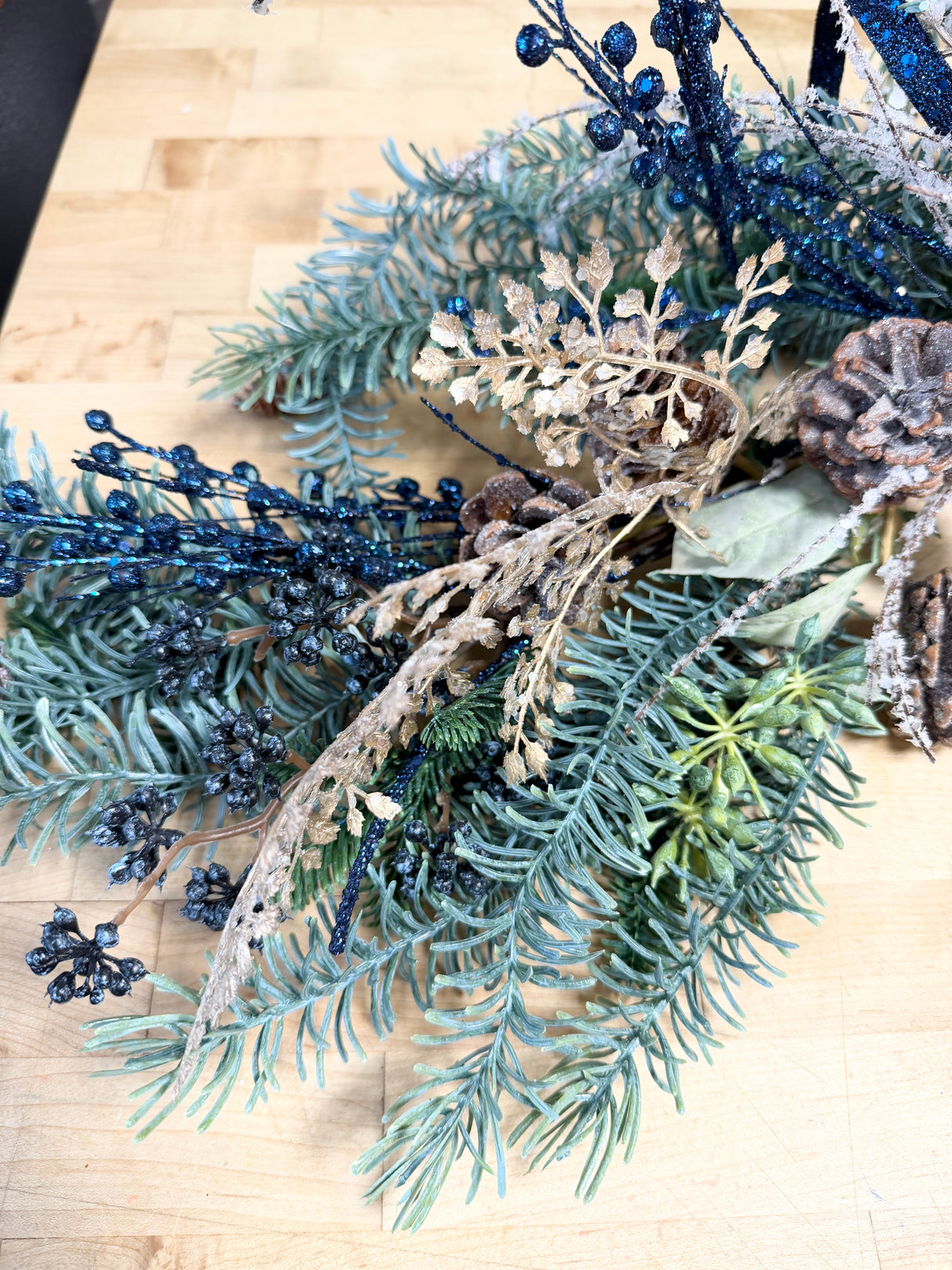 52" Pinecone Woods Garland