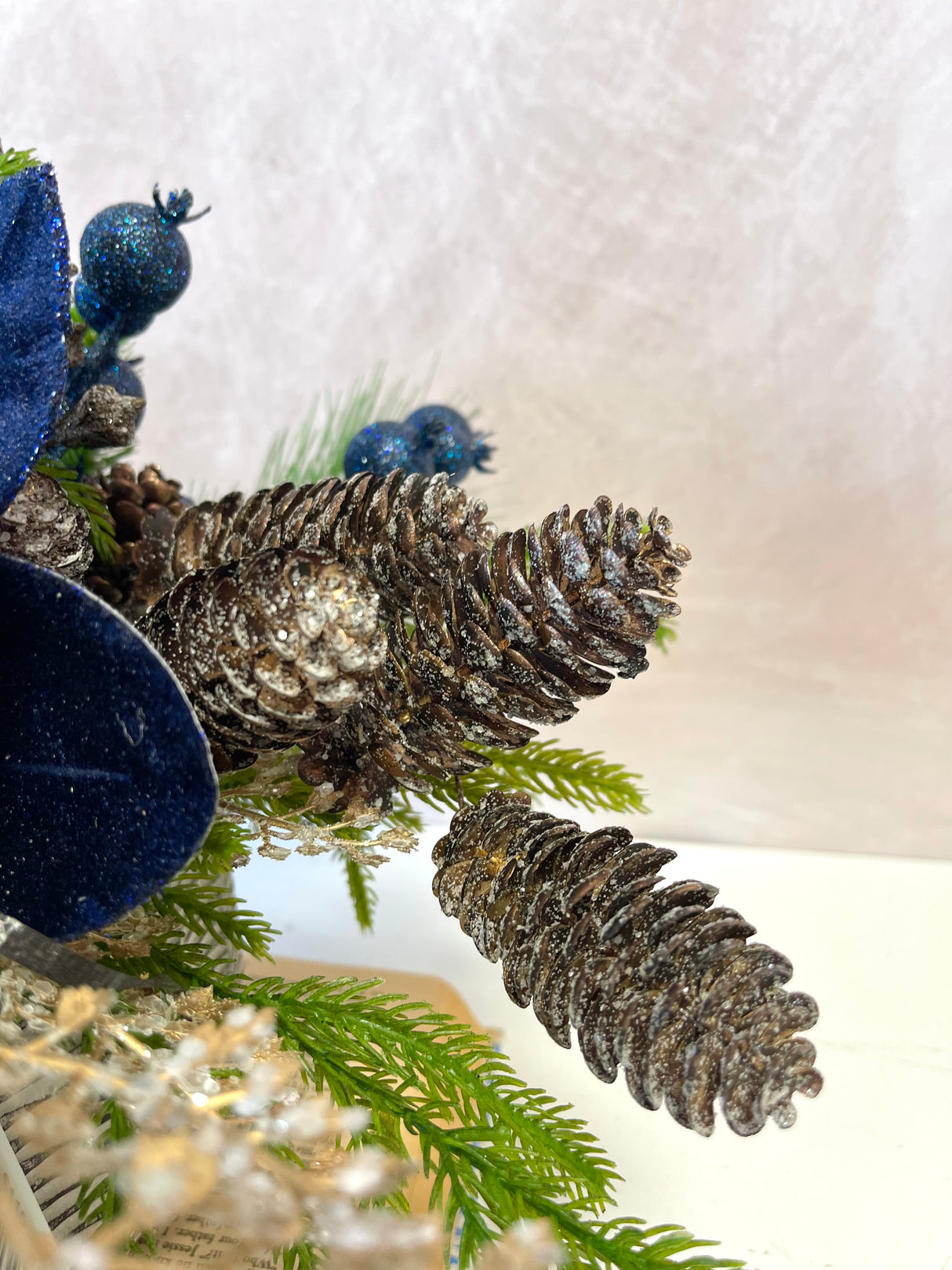 22" Frozen Pond Centerpiece