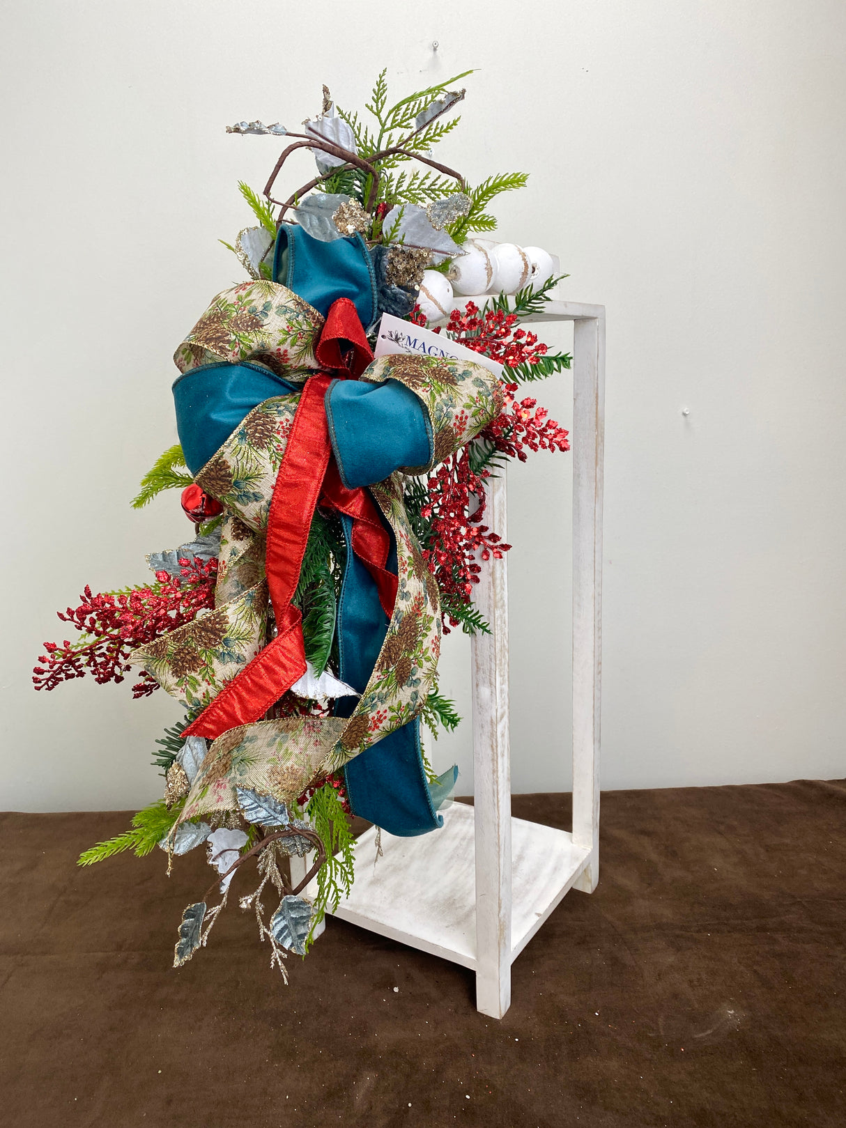 25" Christmas Glimmer Vertical Swag