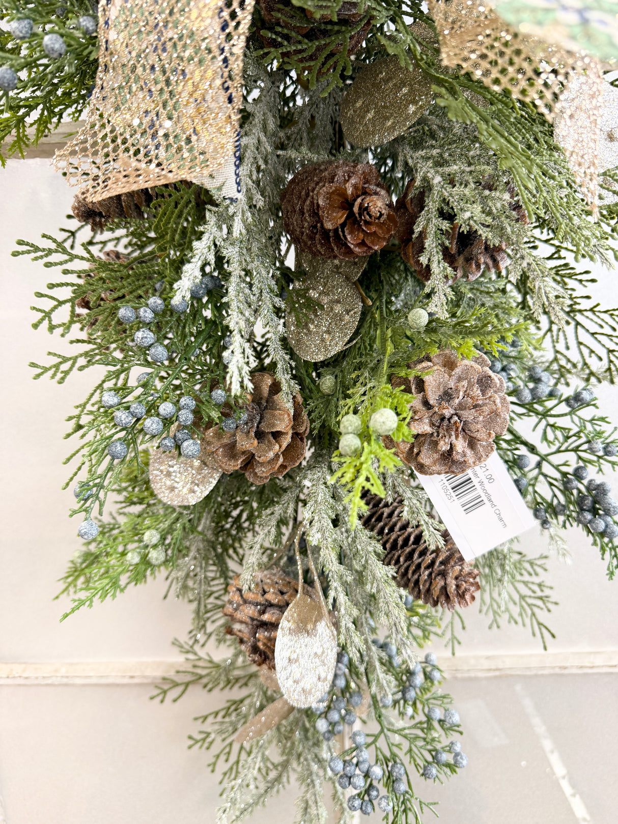 32" Winter Woodland Charm