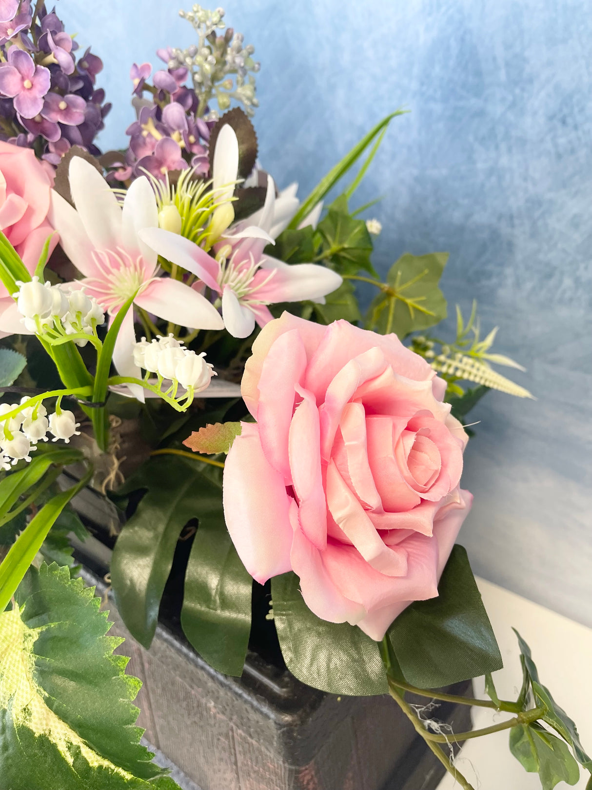 28" A Touch Of Lavender Memorial Saddle