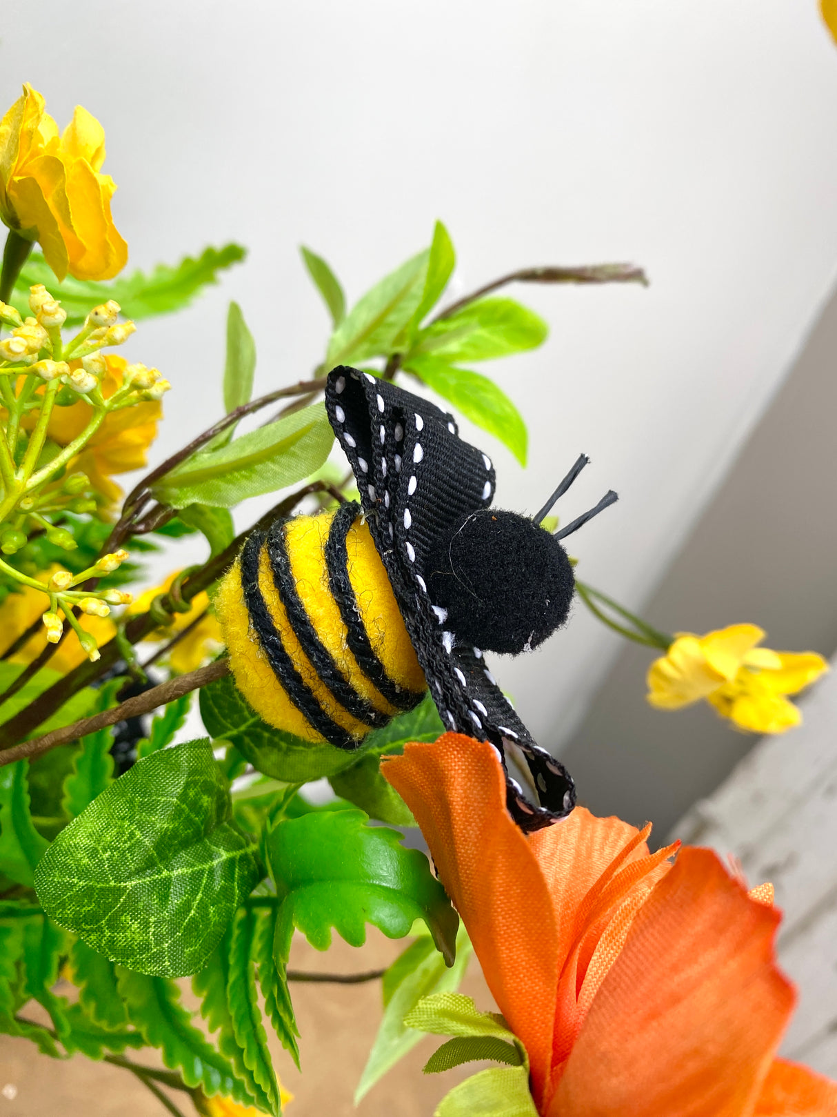 28" Bee-utiful Cosmos Drop-in