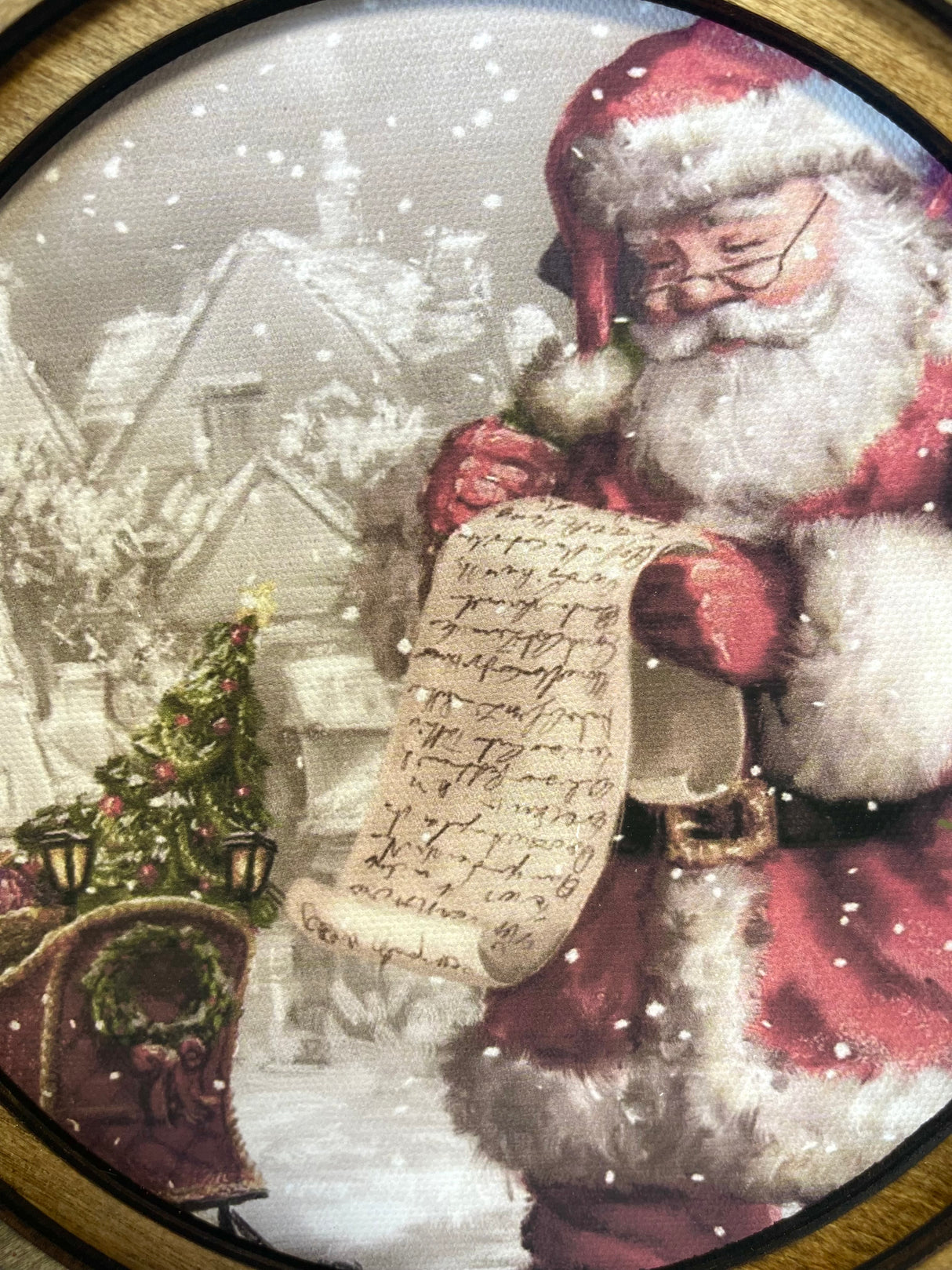 8" Round Santa List Art