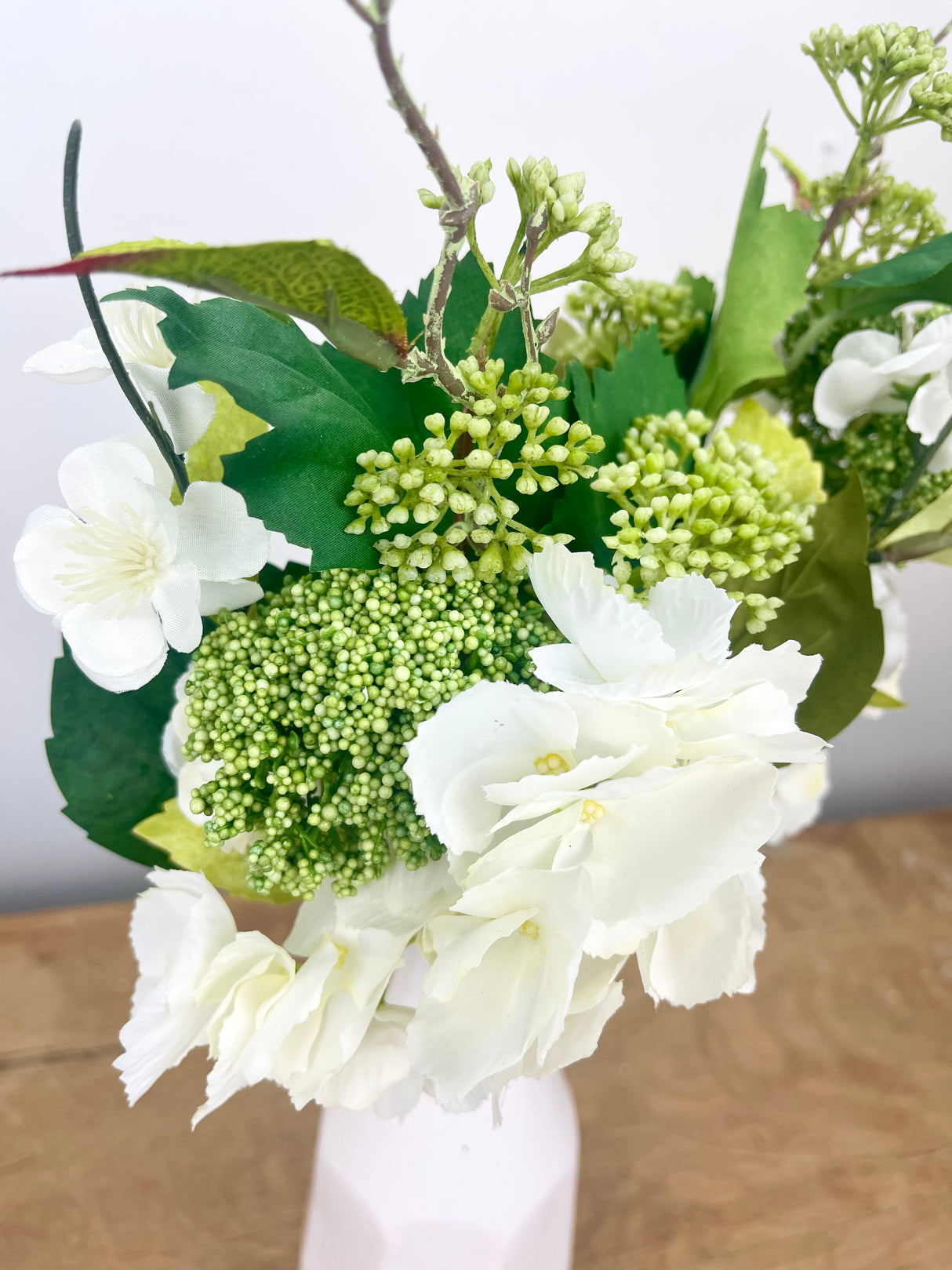 White Hydrangea Snowball Mixed Pick