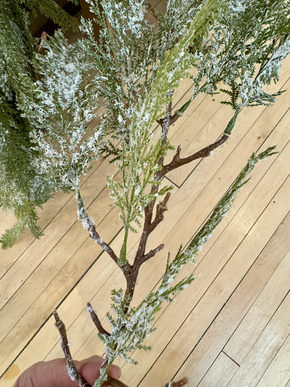 DEFECTIVE Frosted Cedar Garland