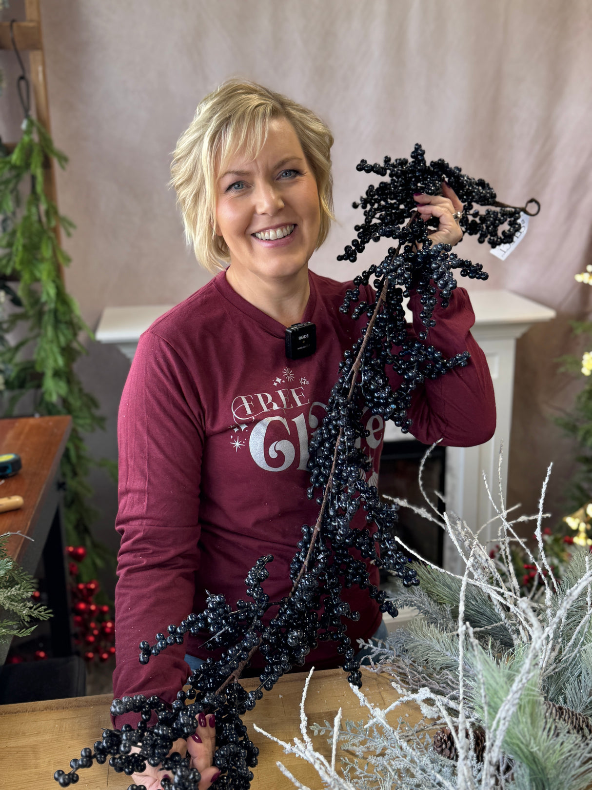 58" Bliss Navy Berry Garland