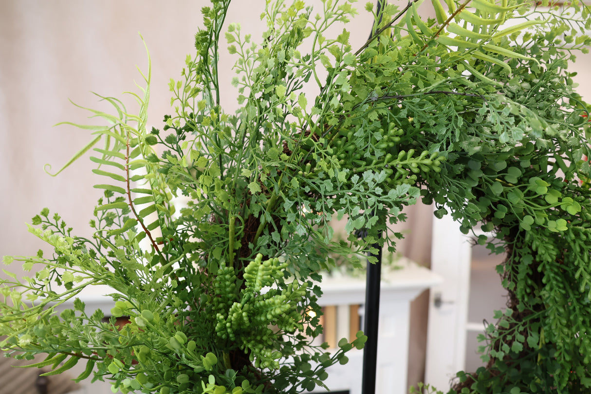 24" Mixed Greens Fern Wreath