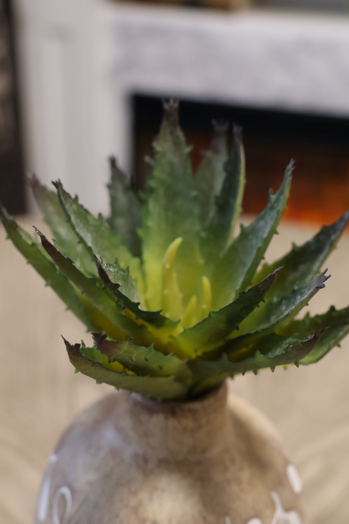 Real Touch Aloe Pick