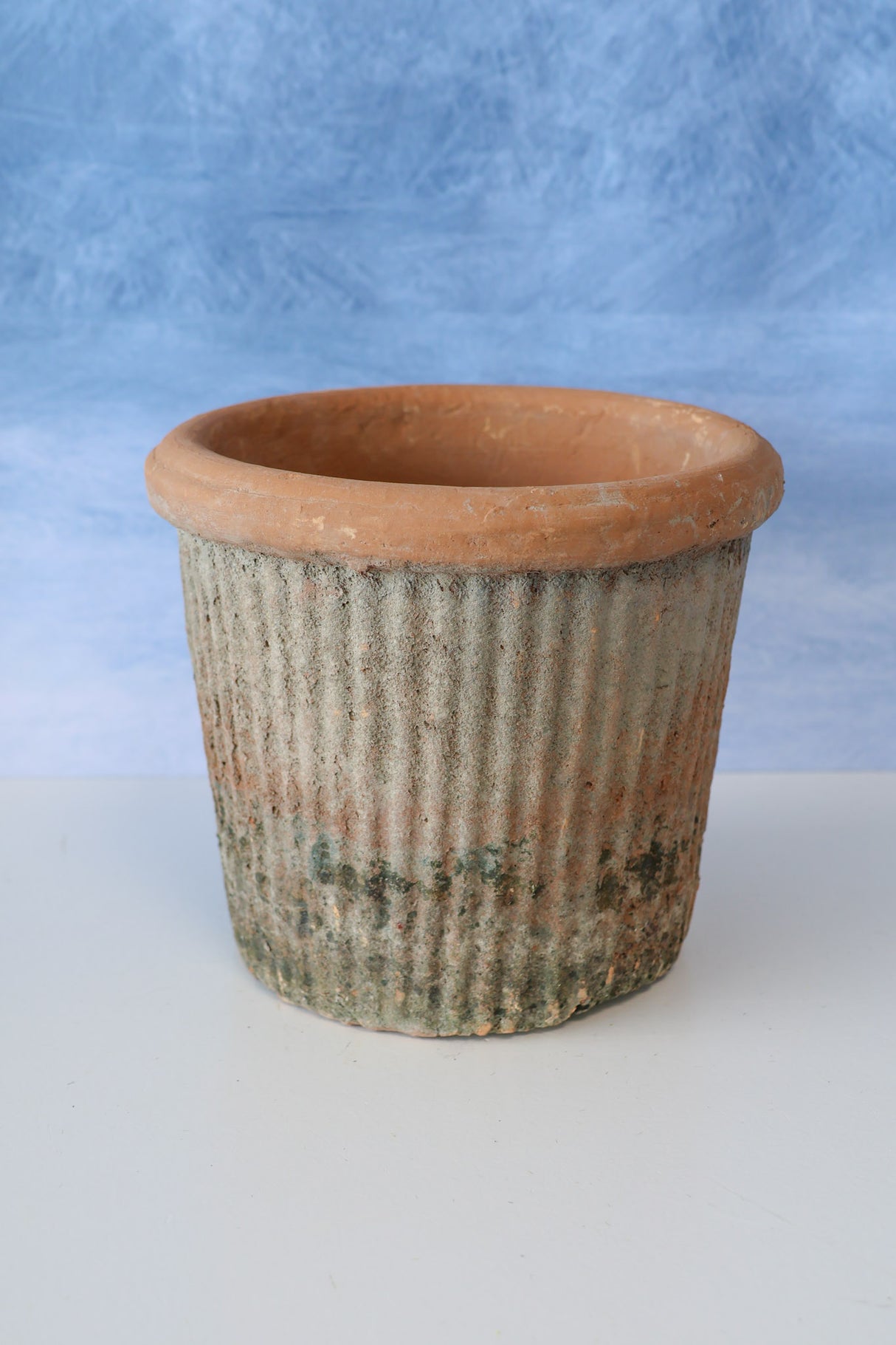 8" Antiqued Redstone Ribbed Pot