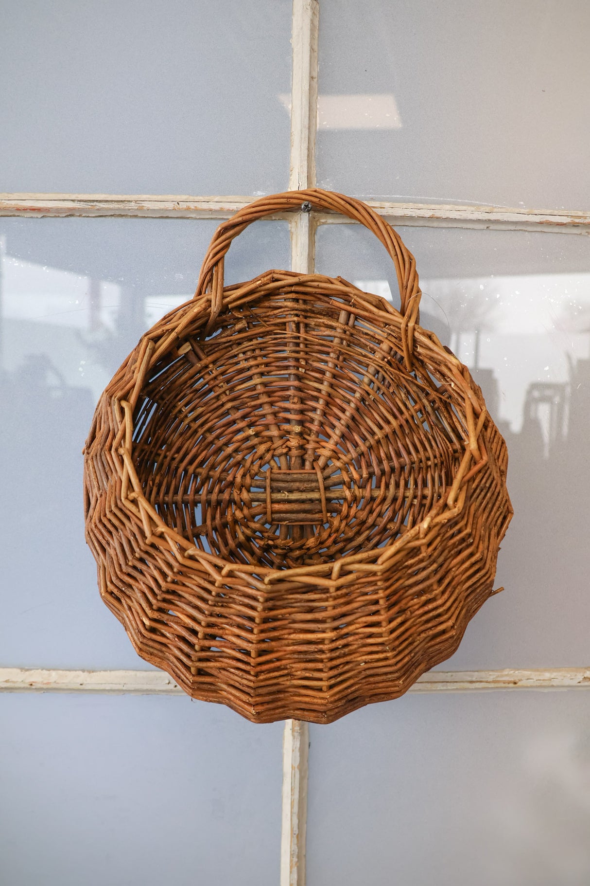 Round Dark Wall Basket