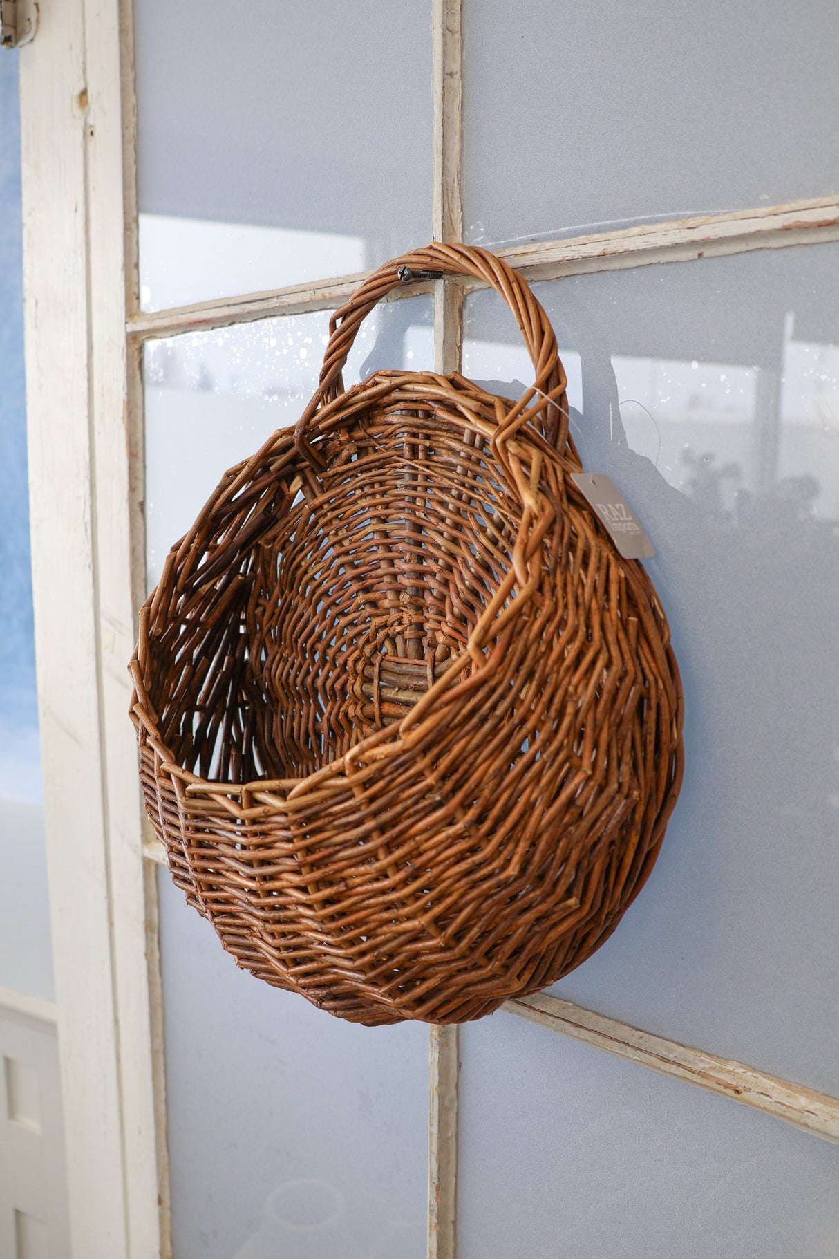 Round Dark Wall Basket