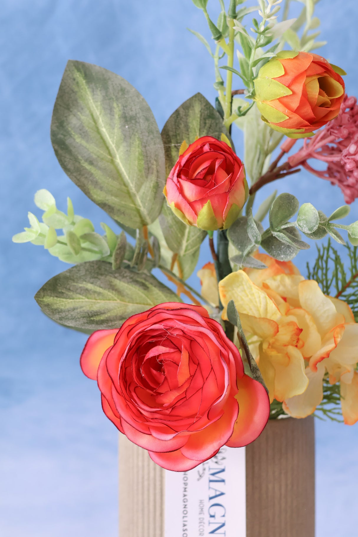 Raina Ranunculus Berry Pick