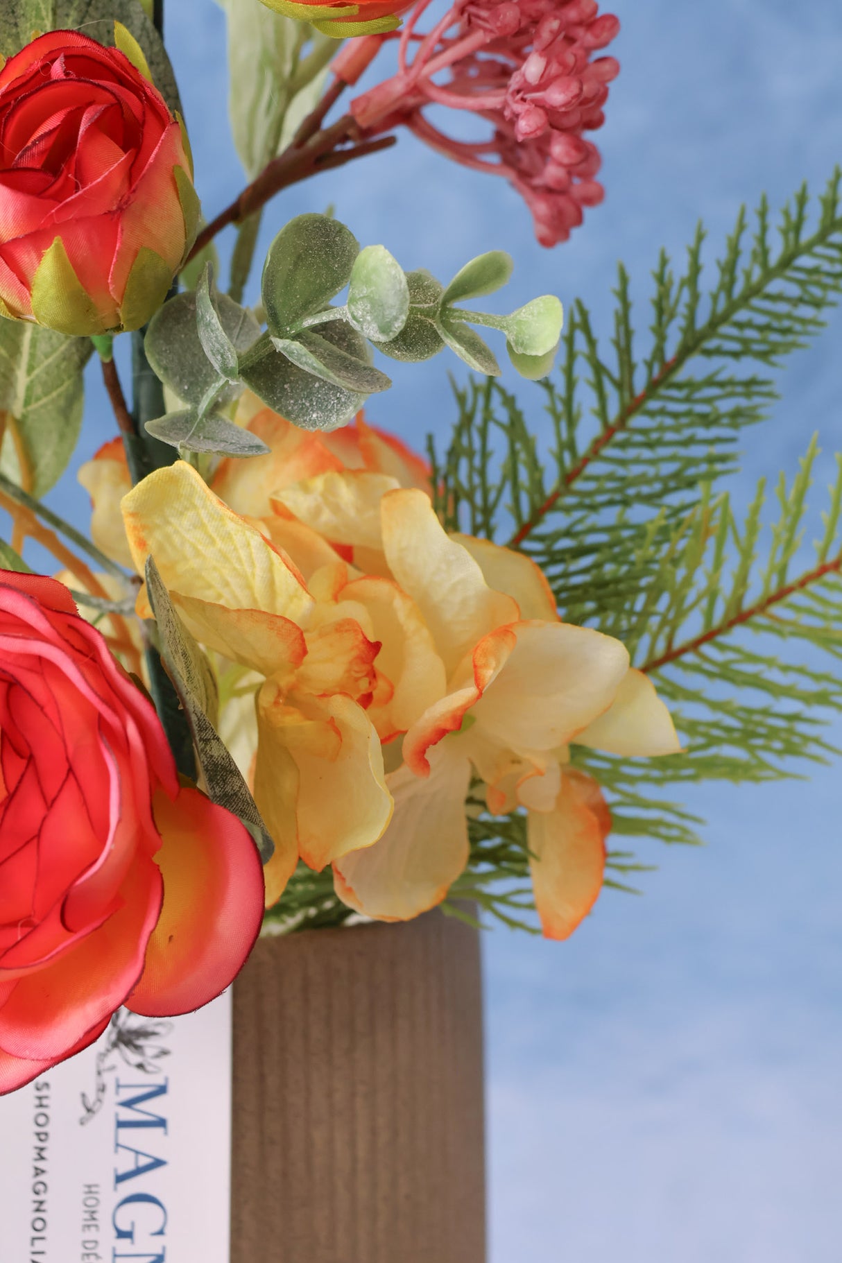 Raina Ranunculus Berry Pick