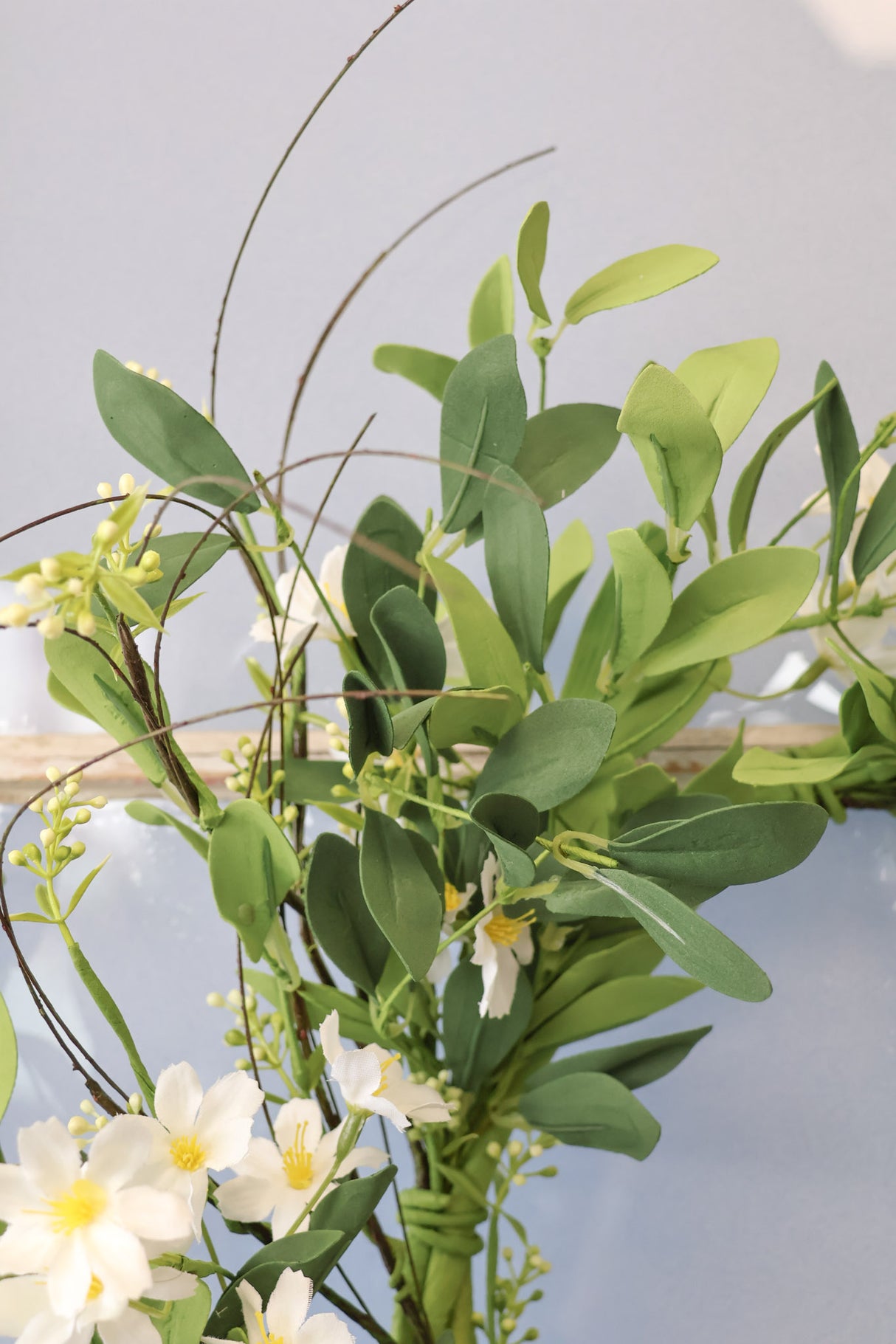 22" Cream Green Daisy Wreath