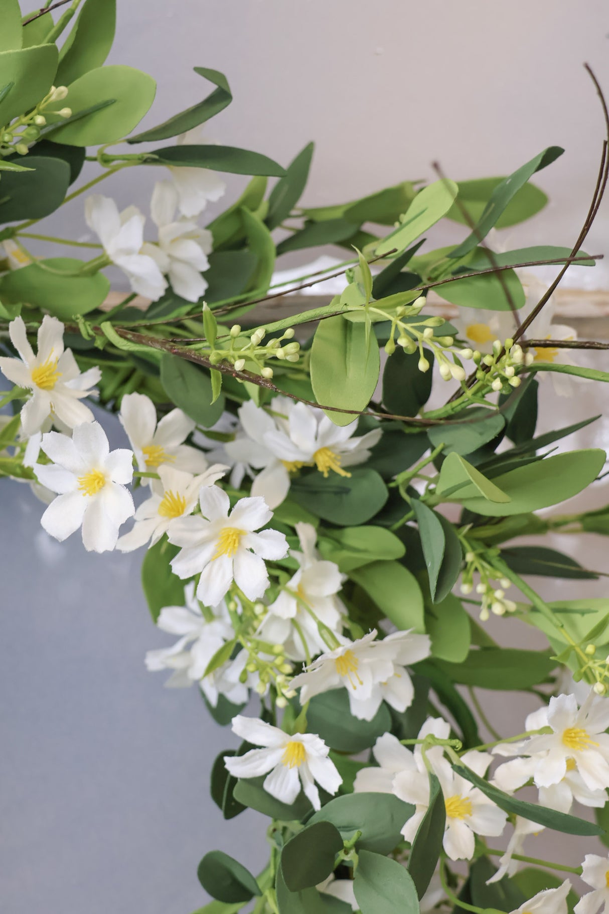 22" Cream Green Daisy Wreath