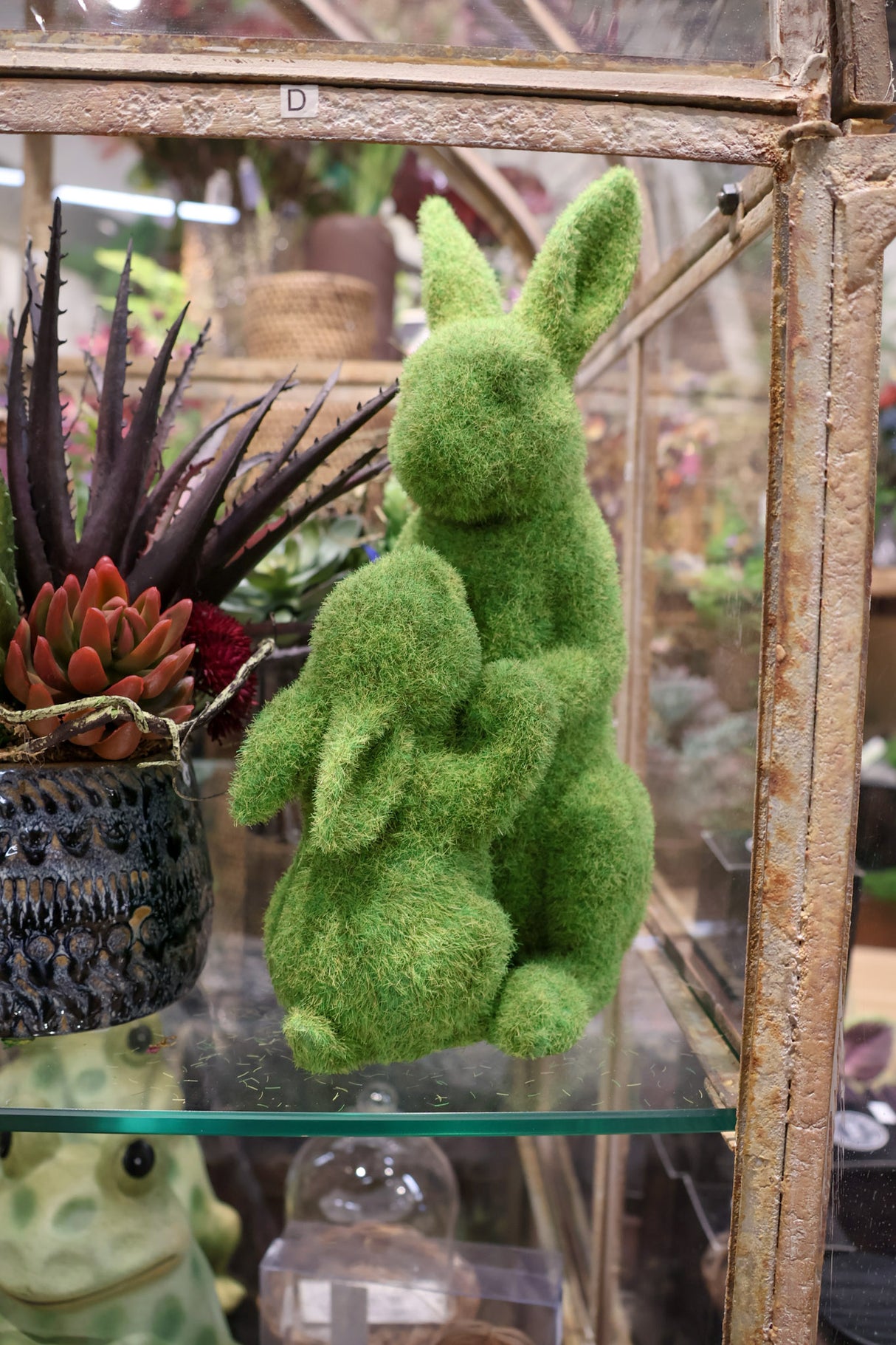 Moss Mother & Child Garden Bunny