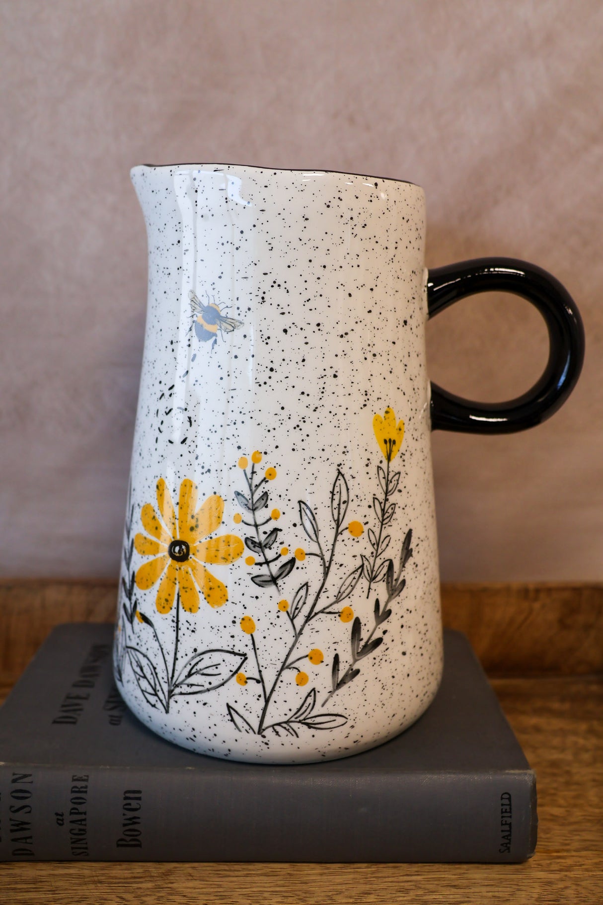 Speckle Honey Bee Pitcher -2 Styles