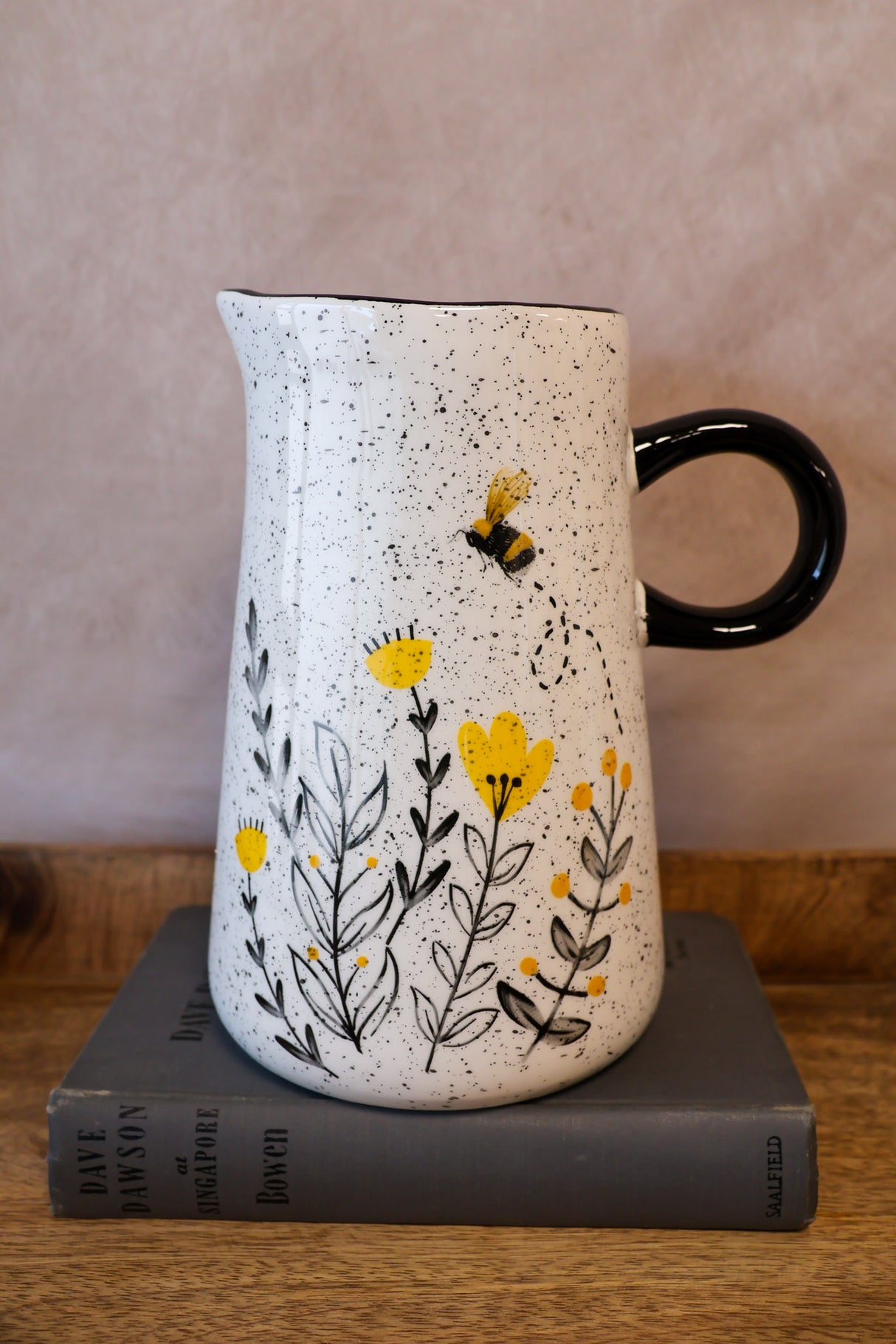 Speckle Honey Bee Pitcher -2 Styles