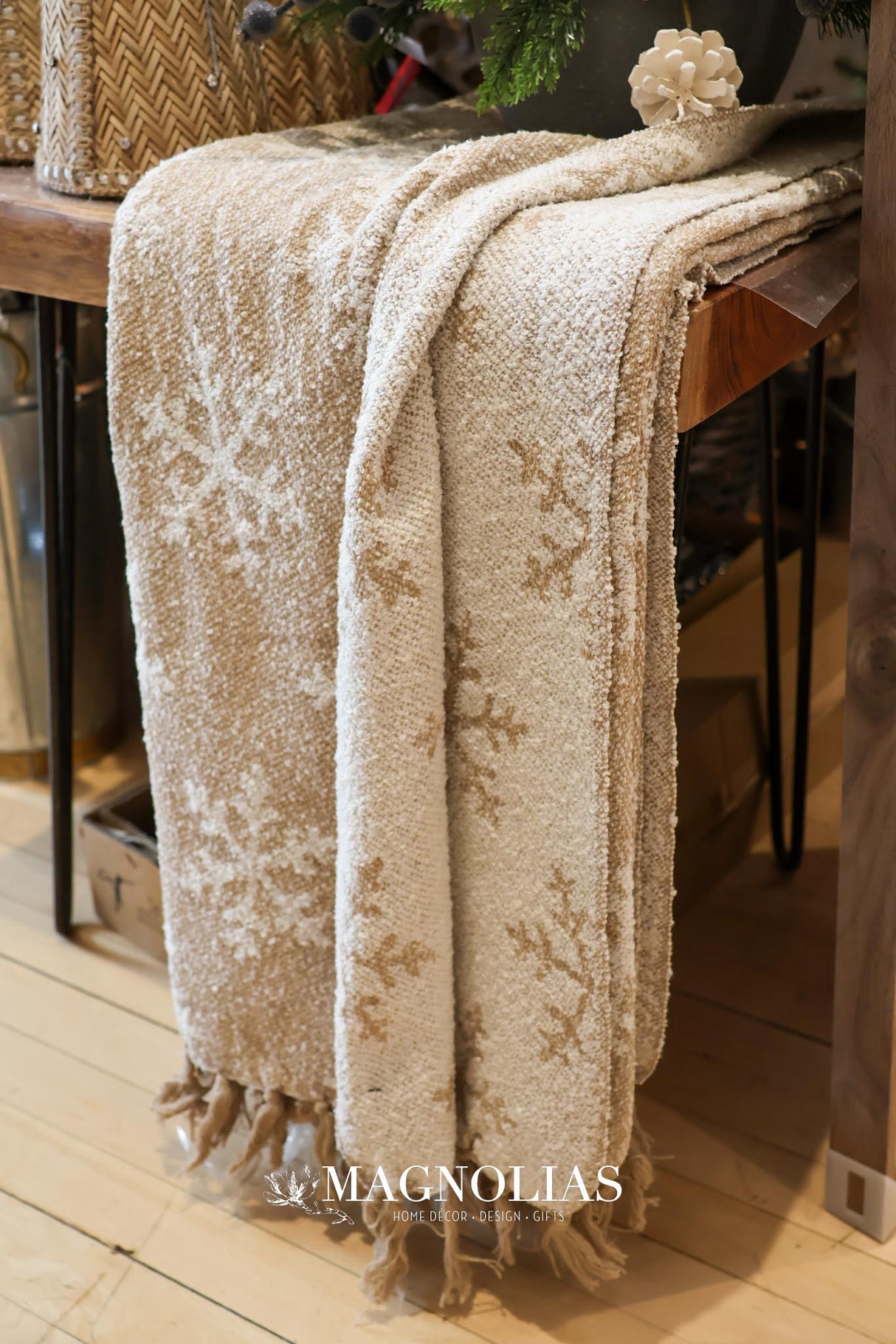 Woven Jacquard Snowflake Throw Blanket