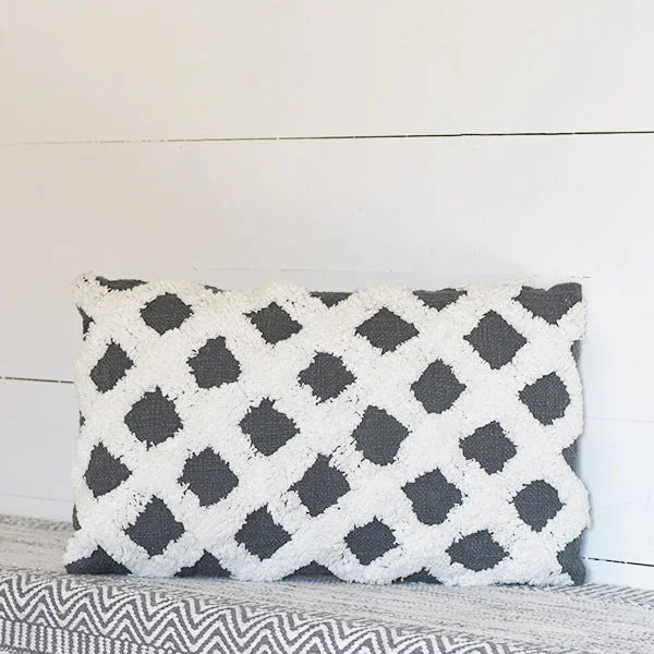 Sawli, Handmade throw pillows and blankets